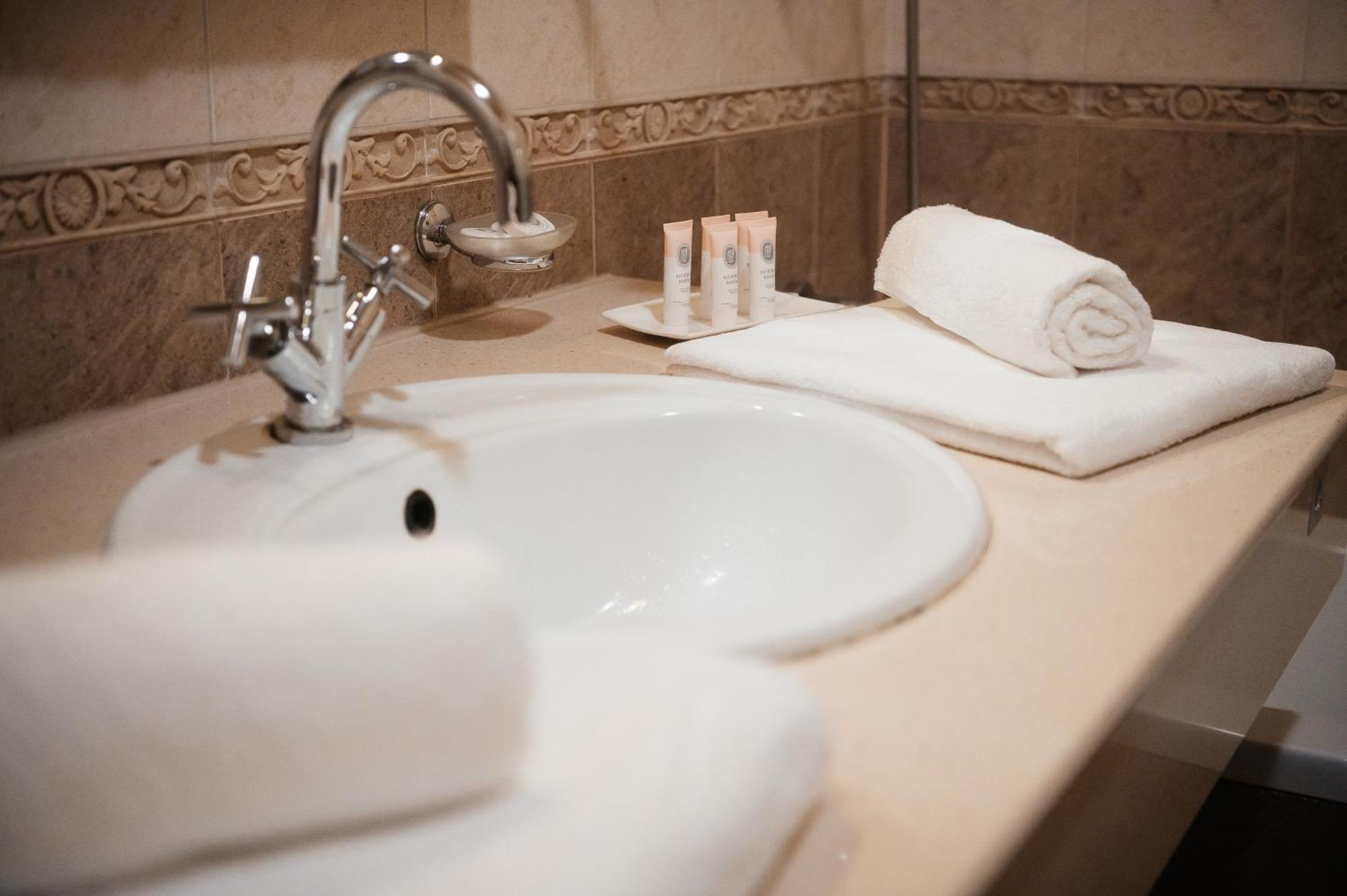 Alisa Hotel Karlovy Vary Kültér fotó