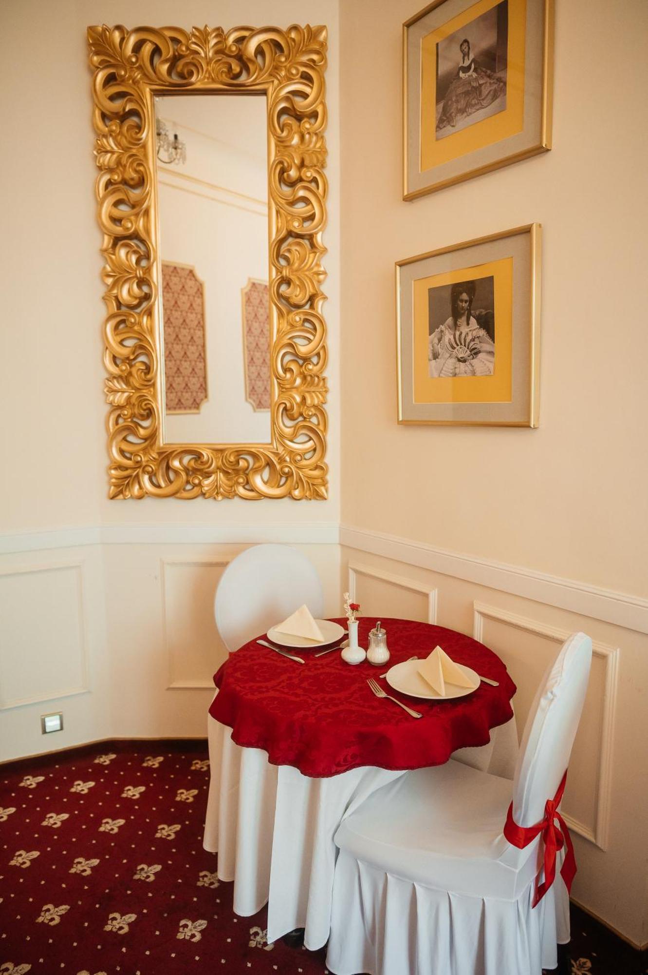 Alisa Hotel Karlovy Vary Kültér fotó